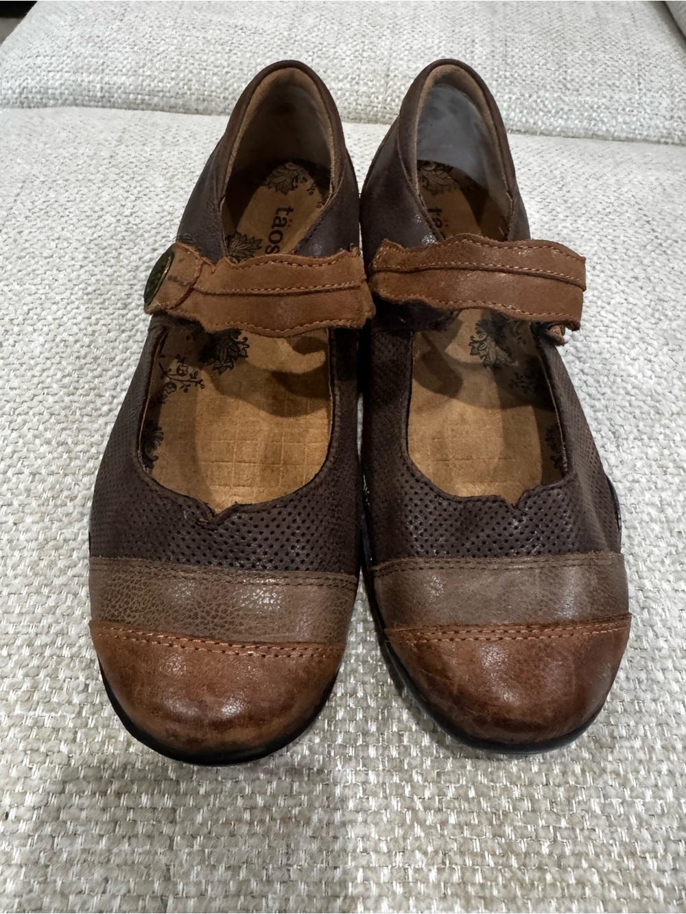 Taos Footwear Two-Tone Brown Leather Mary Jane Flats Size 7
